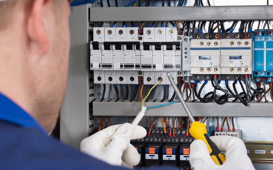 tarif électricien Paris 12